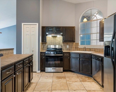 2205 Cedar Branch Dr - Photo Thumbnail 12