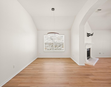38 Cypress Knee Ln - Photo Thumbnail 4