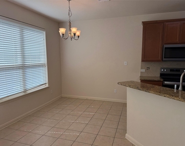 2410 Great Oaks Dr - Photo Thumbnail 5