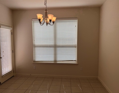 2410 Great Oaks Dr - Photo Thumbnail 9