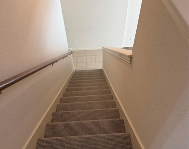 2410 Great Oaks Dr - Photo Thumbnail 15