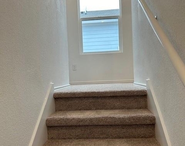35 Trinity Cir - Photo Thumbnail 8
