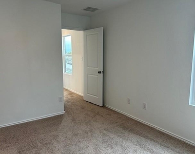35 Trinity Cir - Photo Thumbnail 11