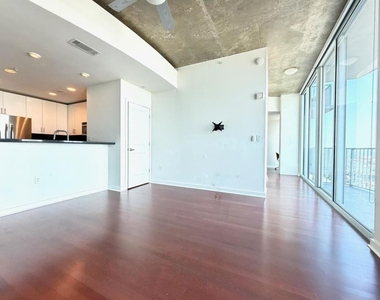 360 Nueces St - Photo Thumbnail 3