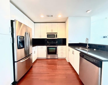 360 Nueces St - Photo Thumbnail 5