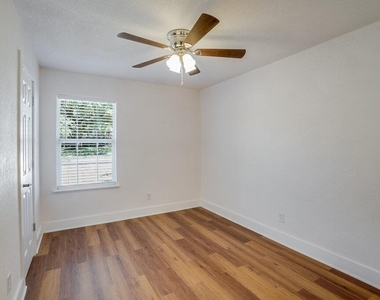 23393 Nameless Rd - Photo Thumbnail 15