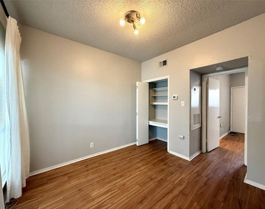 3000 Guadalupe St - Photo Thumbnail 1