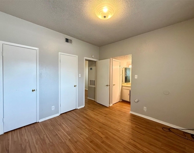 3000 Guadalupe St - Photo Thumbnail 8
