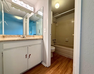 3000 Guadalupe St - Photo Thumbnail 10
