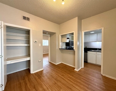 3000 Guadalupe St - Photo Thumbnail 2