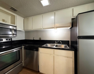 3000 Guadalupe St - Photo Thumbnail 6