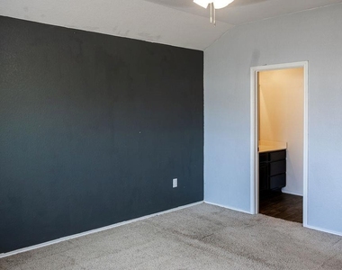 14915 Talus Rd - Photo Thumbnail 11