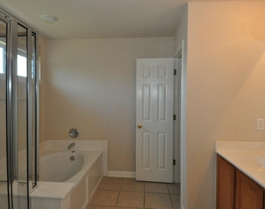 2708 Katie Cv - Photo Thumbnail 10