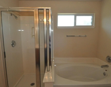 2708 Katie Cv - Photo Thumbnail 11