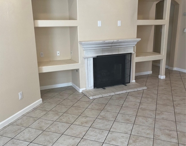 1704 Ascot Ln - Photo Thumbnail 6