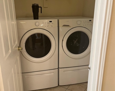1704 Ascot Ln - Photo Thumbnail 14