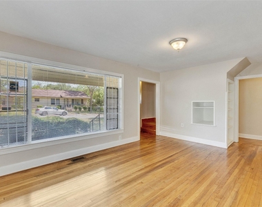 3810 Brookview Rd - Photo Thumbnail 5