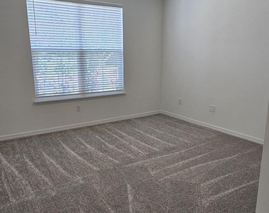 12272 Parkland View Lane - Photo Thumbnail 11