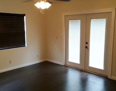 5640 Silver Sands Circle - Photo Thumbnail 6