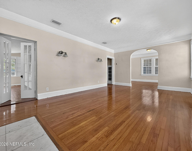 2736 Lydia Street - Photo Thumbnail 5