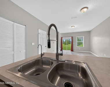 940 Capitol Parkway - Photo Thumbnail 12