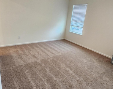 9885 Fiddleback Lane - Photo Thumbnail 12