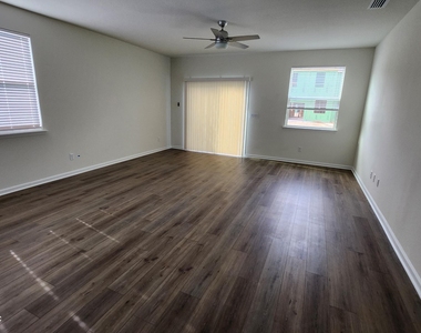 9885 Fiddleback Lane - Photo Thumbnail 5