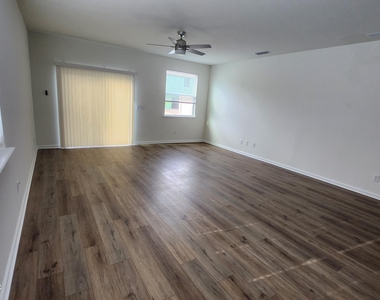 9885 Fiddleback Lane - Photo Thumbnail 4