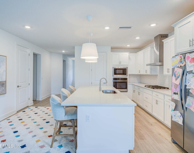 22 Amalia Way - Photo Thumbnail 3