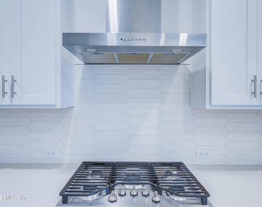 22 Amalia Way - Photo Thumbnail 4