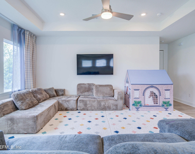 22 Amalia Way - Photo Thumbnail 14