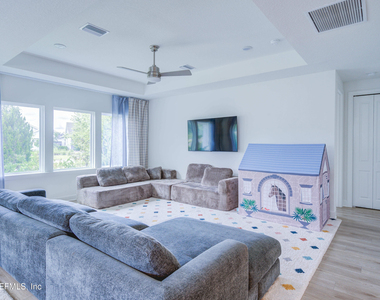 22 Amalia Way - Photo Thumbnail 11