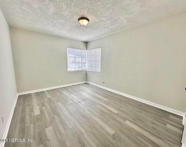 5255 Camille Avenue - Photo Thumbnail 7