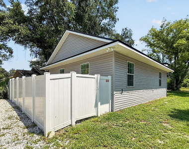 2220 Flesher Avenue - Photo Thumbnail 24