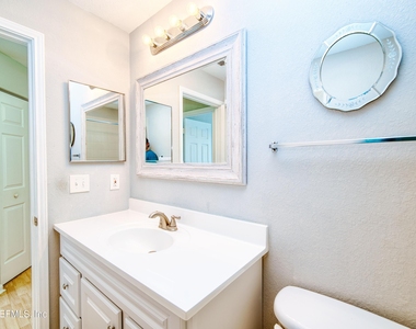 940 Village Trail - Photo Thumbnail 26