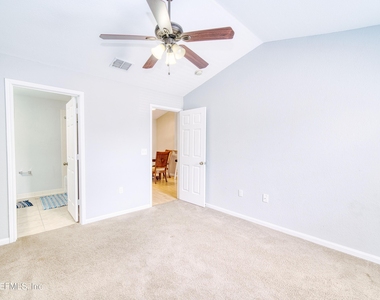 940 Village Trail - Photo Thumbnail 21