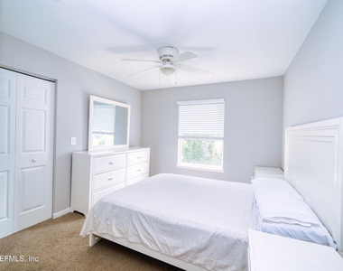940 Village Trail - Photo Thumbnail 31