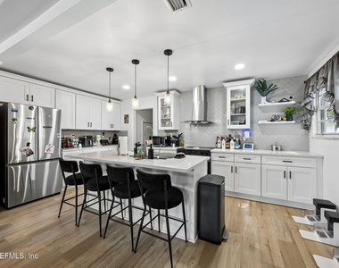 6535 Brandemere Road N - Photo Thumbnail 4