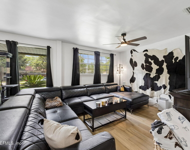6535 Brandemere Road N - Photo Thumbnail 2