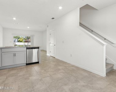 7217 Sabal Terrace - Photo Thumbnail 4