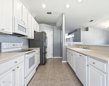 1380 Fairway Village Drive - Photo Thumbnail 6