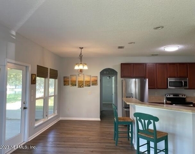 725 Liberty Circle - Photo Thumbnail 11