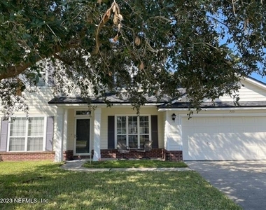 725 Liberty Circle - Photo Thumbnail 3