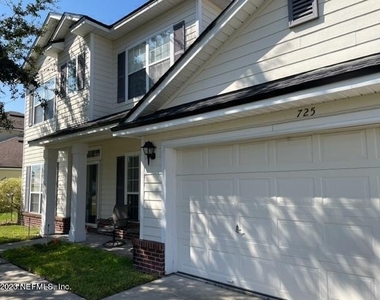 725 Liberty Circle - Photo Thumbnail 4