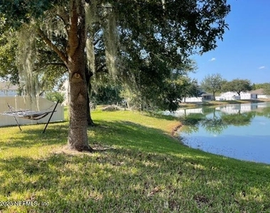 725 Liberty Circle - Photo Thumbnail 6