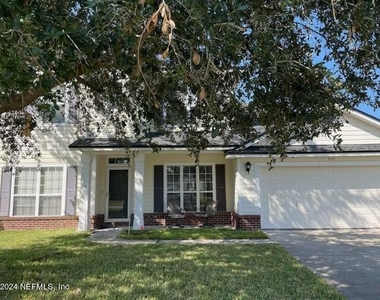 725 Liberty Circle - Photo Thumbnail 1