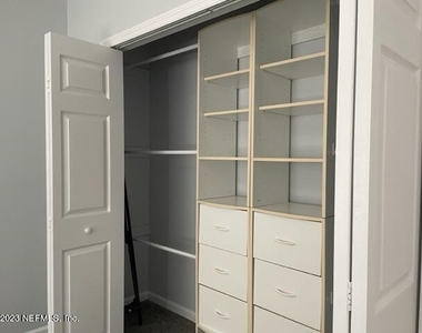 725 Liberty Circle - Photo Thumbnail 25