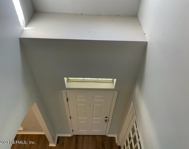 725 Liberty Circle - Photo Thumbnail 24