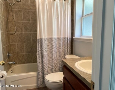 725 Liberty Circle - Photo Thumbnail 16