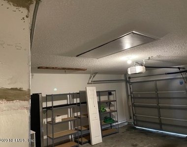725 Liberty Circle - Photo Thumbnail 17